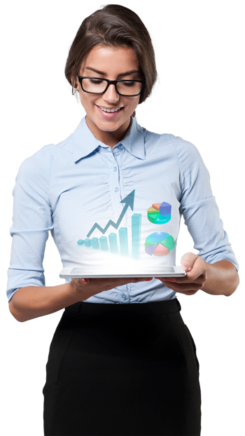 Mujer profesional con gafas analizando gráficos financieros en una tablet, representando el crecimiento empresarial y la analítica de datos